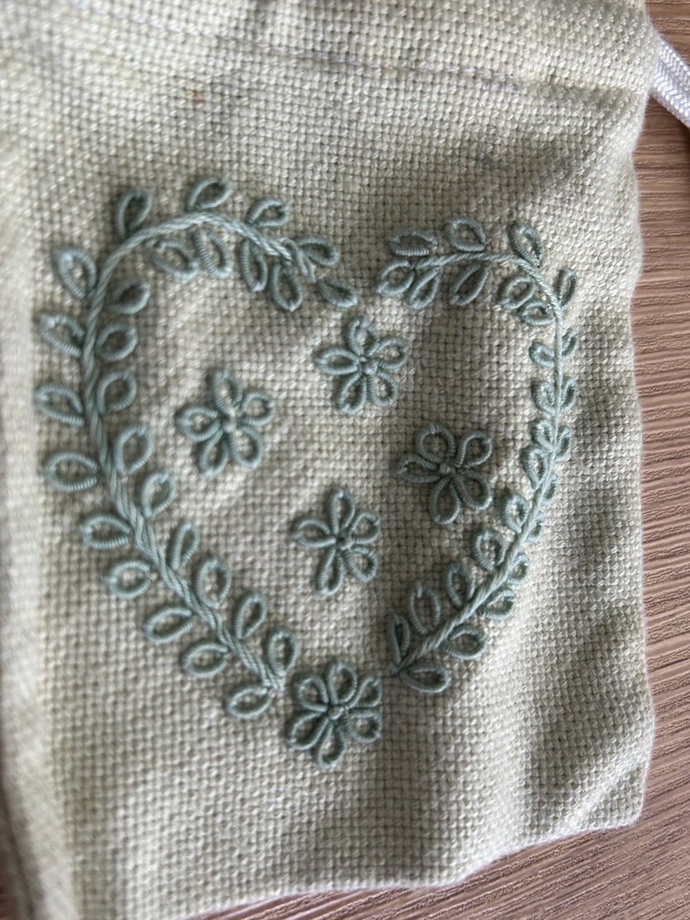 Embroidered Heart Drawstring Pouch - Light Green - Picture 4 of 4